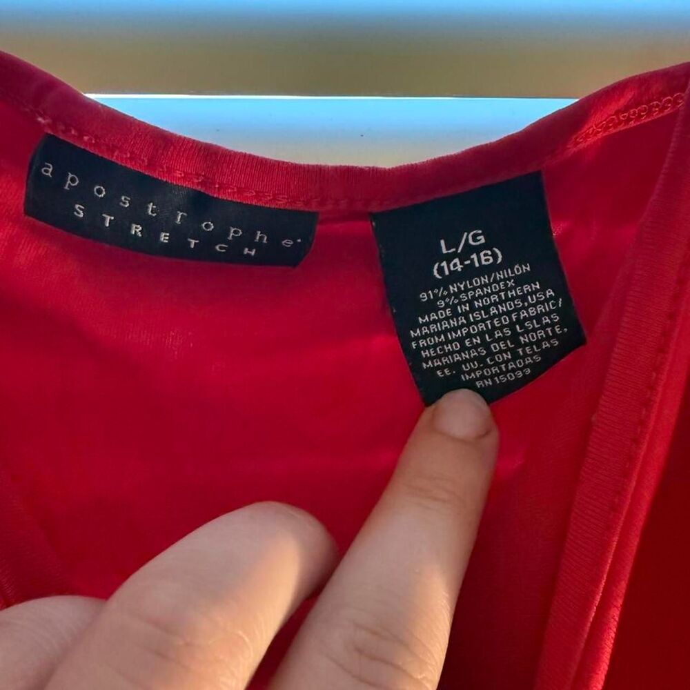 Apostrophe Women's Red Vest - Picture 3 of 3